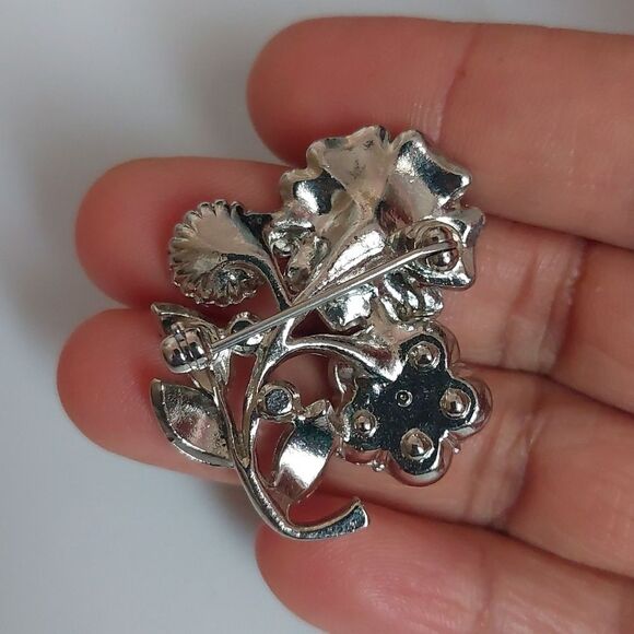 Unsigned Avon Multicolor Enameled and Rhinestone Embellished Flowers Brooch Pin - Picture 4 of 7